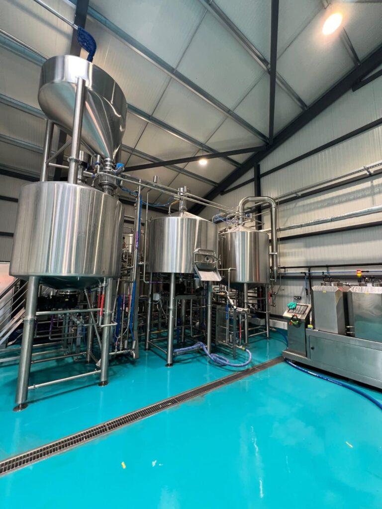 Salle de brassage BrewFactory, brasserie Chillossa à Arudy